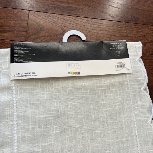 NWT Easter Table Runner - Picture 4 of 6